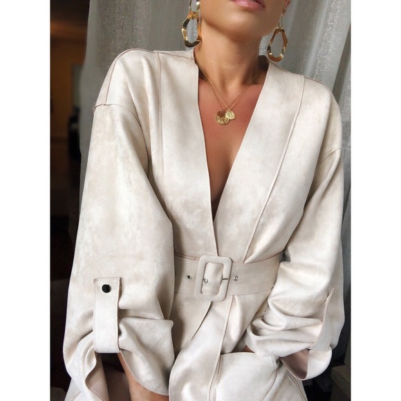 Last 1✨🆕Wona Nude Faux Suede Bell Sleeve Jacket - Picture 4 of 8